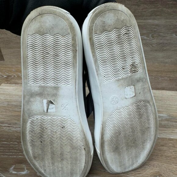 Dirty Laundry Fuzz-006 Gray Velvet Satin Lace Sneakers Women's Size 6.5 - Picture 4 of 6